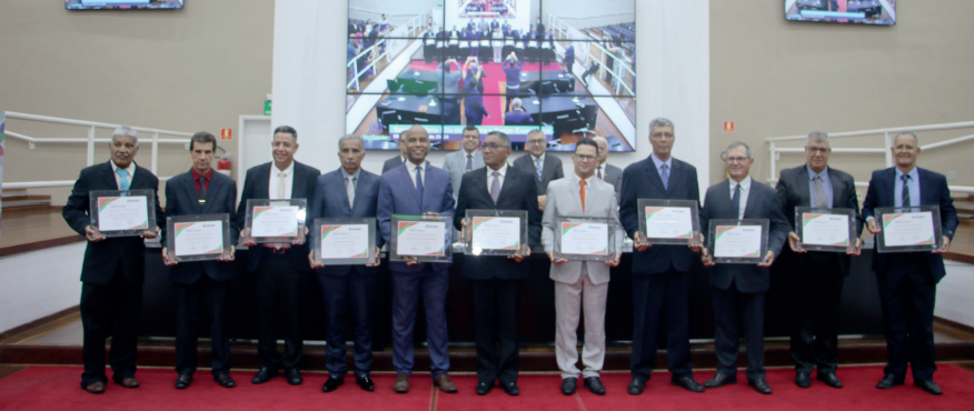 Com membros da Comunidade Evangélica, Câmara de Pindamonhangaba realiza sessão solene e celebra o “Dia Municipal da Pastora e Pastor Evangélico”