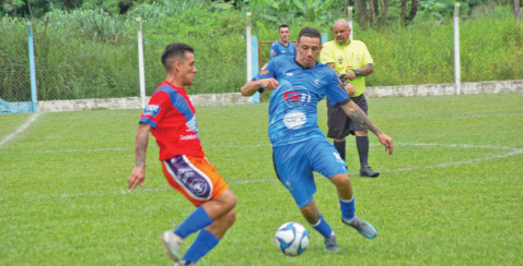 Mesmo com fim de semana chuvoso, futebol de Pinda brilha nos campos da cidade