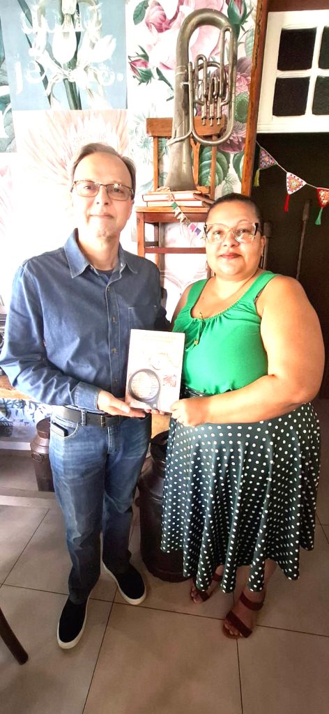 Historiadores Fernando Bahia e Dilma Falcão lançam livro sobre o Centenário da Igreja Metodista em Pindamonhangaba