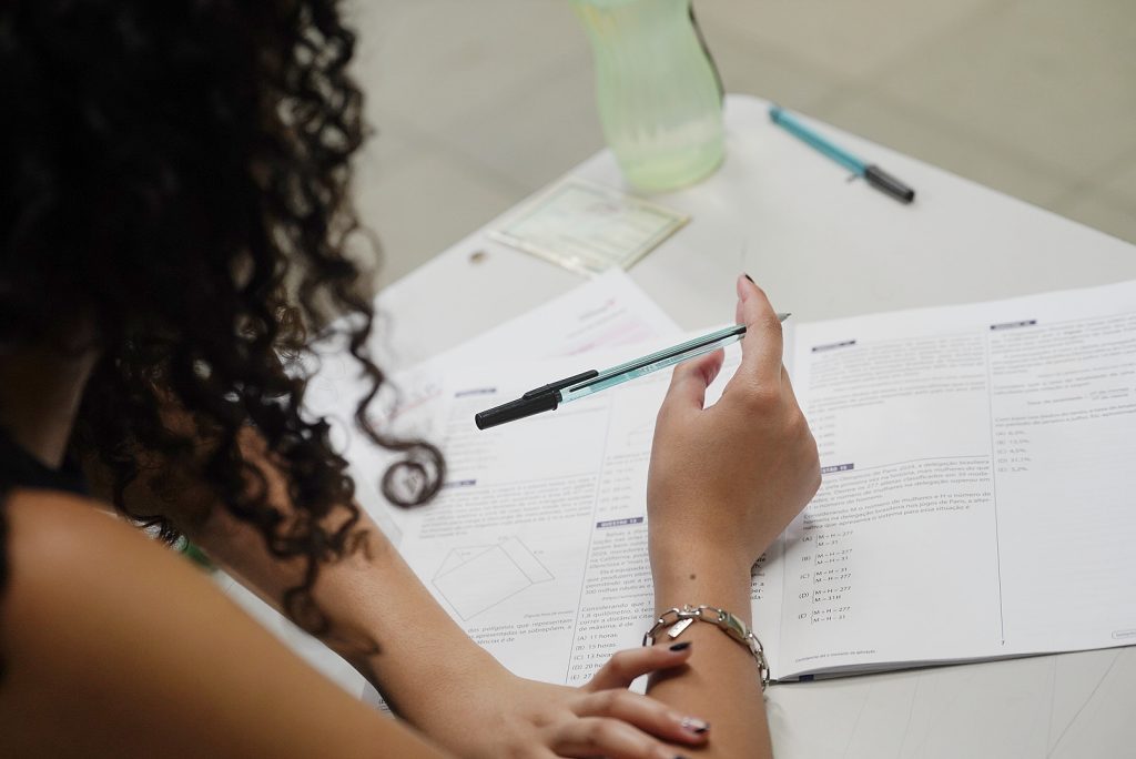 Prova do Vestibular Univesp 2025 acontece no próximo domingo (18)