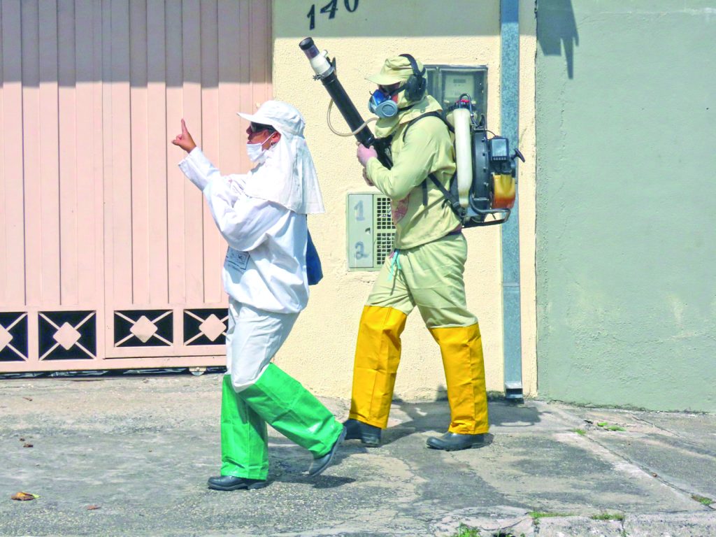 Prefeitura realiza ações de combate à dengue em diversos bairros da cidade