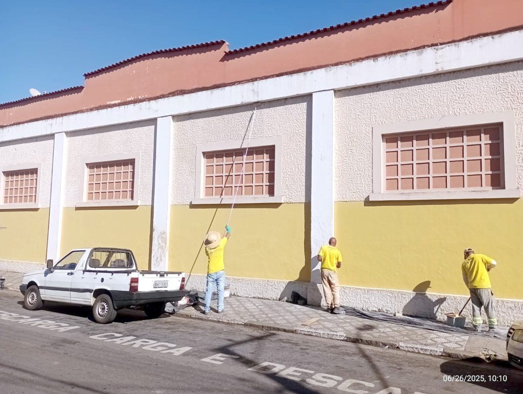 Mercado Municipal recebe nova pintura e segue em revitalização