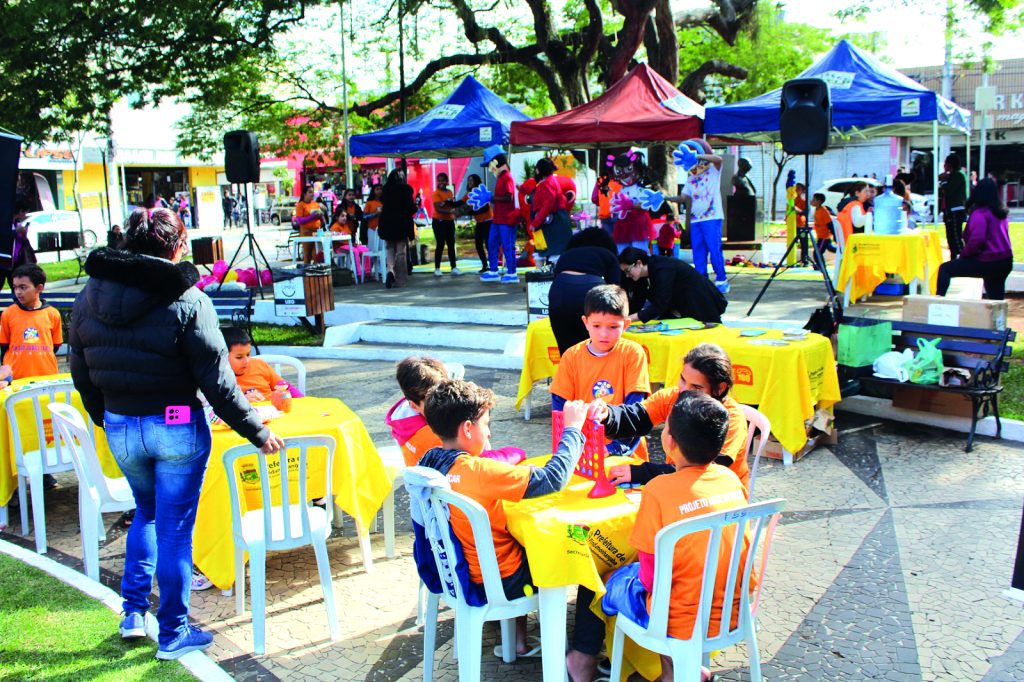 Evento na Praça Monsenhor Marcondes celebra o Dia Mundial contra o Trabalho Infantil com grande participação popular