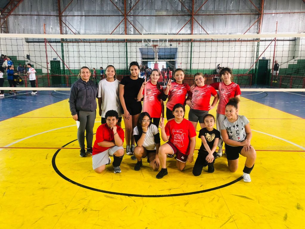 Secretaria de Esportes promove intercâmbio de vôlei com alunos de Pinda e Roseira