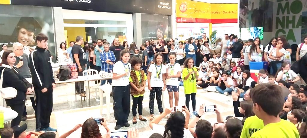Alunos da E.M. João Kolenda conquistam medalhas na 2ª etapa do Circuito Valeparaibano de Xadrez