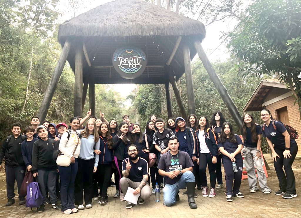 Prefeitura promove atividade com alunos do Colégio Tableau no Parque Trabijú
