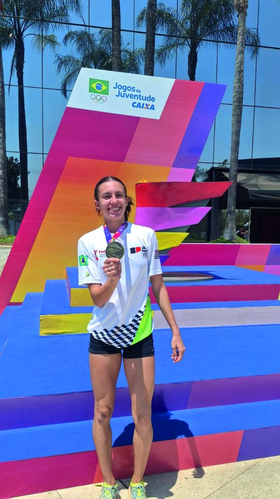 Atleta conquista bicampeonato e quebra recorde brasileiro nos Jogos da Juventude