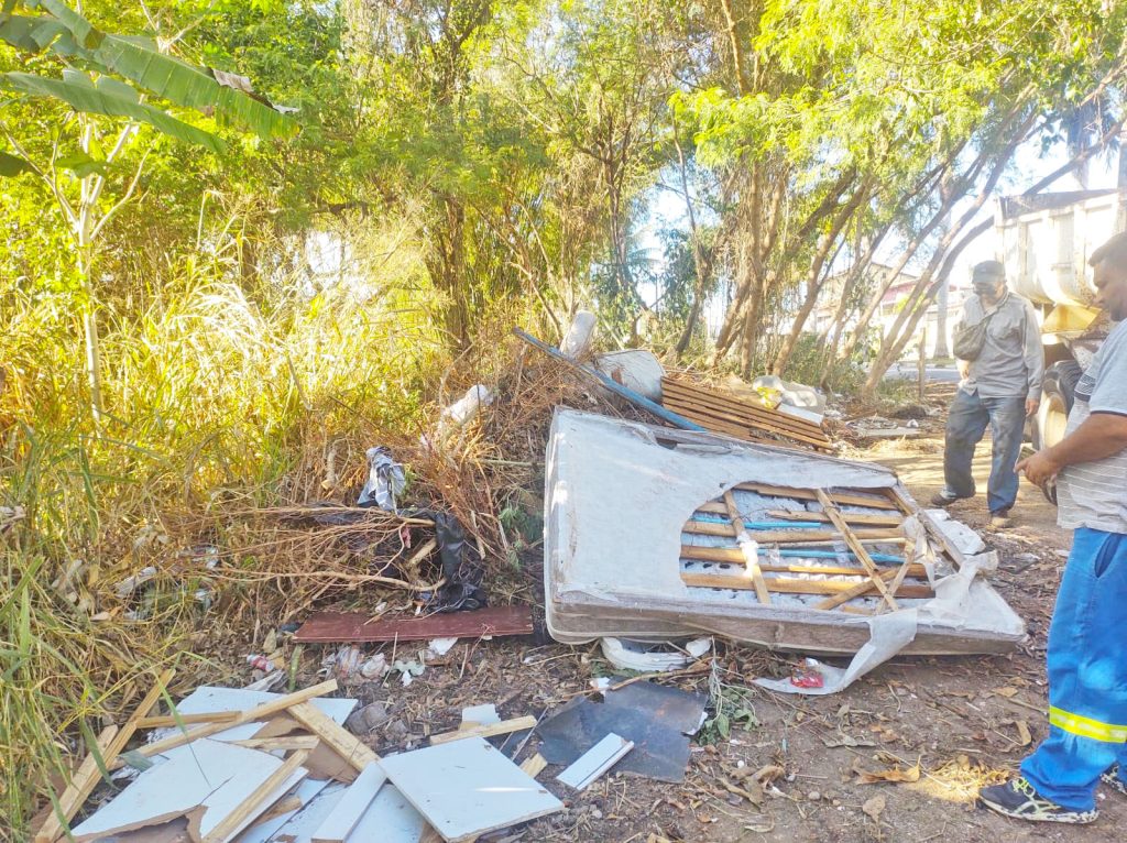 Limpeza urbana intensificada contra descarte irregular