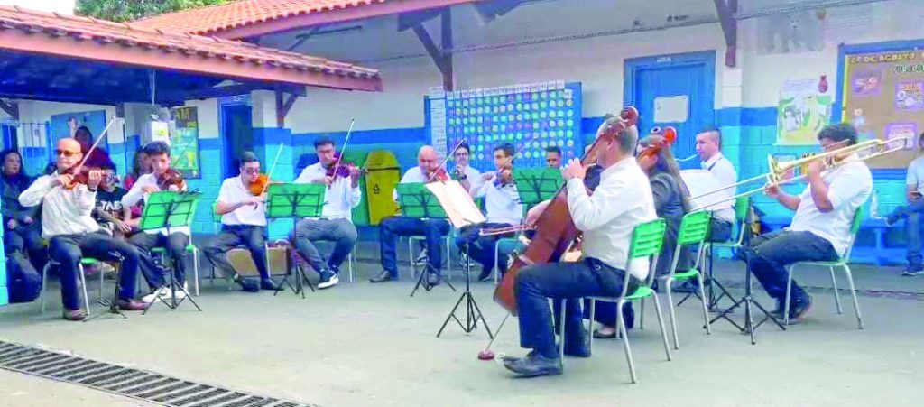 Sarau Literário encanta comunidade escolar em Pinda e fortalece a aprendizagem por meio da arte