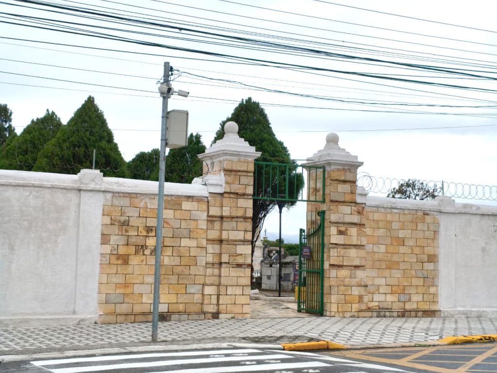 Cemitérios de Pinda devem receber até 10 mil pessoas no Dia de Finados
