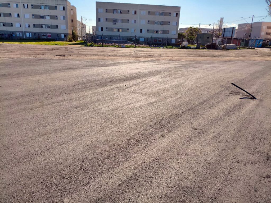Prefeitura conclui obras do novo centro comercial do Bem Viver e prepara espaço para receber comerciantes
