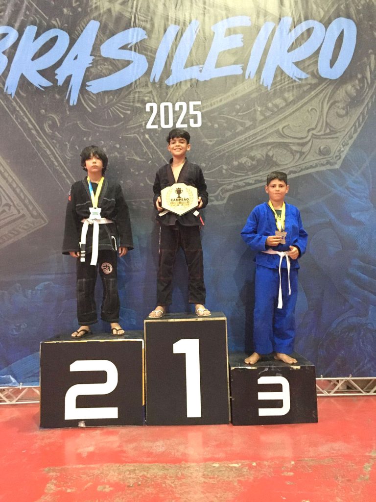 Projeto Rayane leva o nome de Pinda aos tatames da região