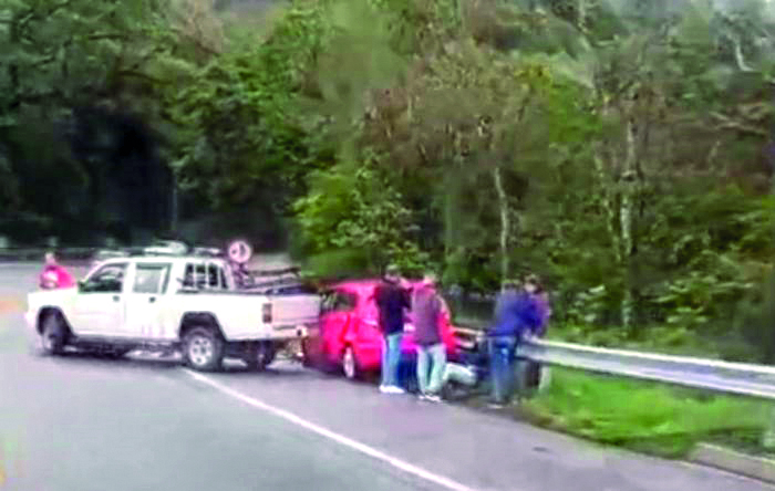 Dois acidentes deixam feridos na rodovia Floriano Rodrigues Pinheiro entre Pindamonhangaba e Santo Antônio do Pinhal