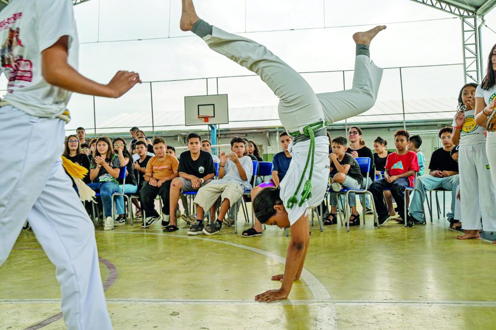 Sarau da Resistência celebra cultura, identidade e união escolar