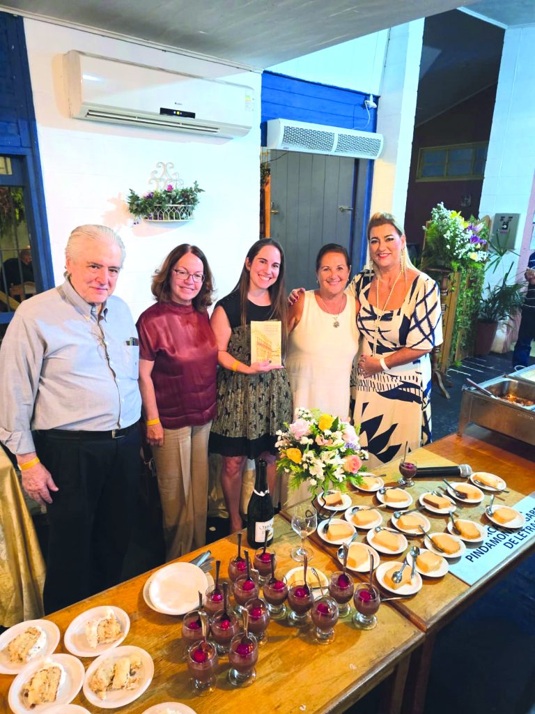 APL encerra o ano com celebração dos 63 anos, posse da diretoria e lançamento de antologia