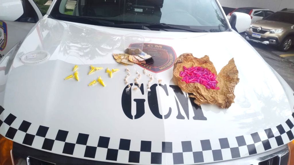 Prefeitura e Polícia Militar realizam ação conjunta em imóveis abandonados