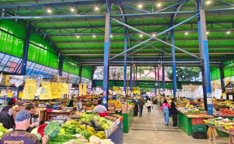 Prazo para feirantes se cadastrarem para trabalhar na feira coberta vai até quarta-feira