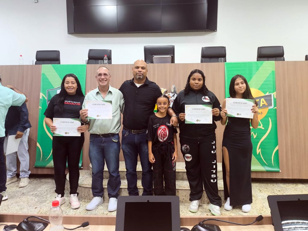Atletas recebem homenagens regionais no jiu-jítsu
