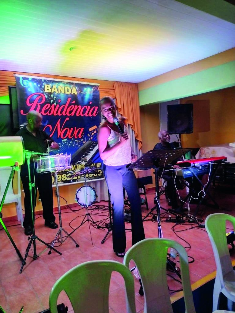 Bailes da melhor idade da ACCI Vila Rica fortalecem convivência e promovem bem-estar