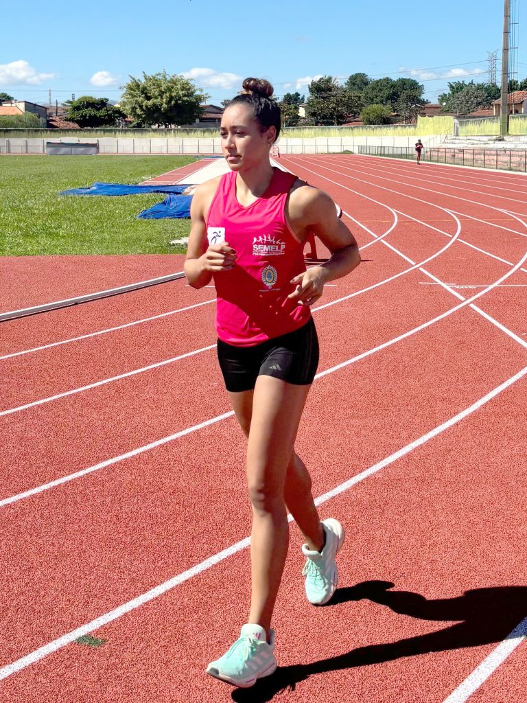 Barreira por barreira: Ketiley Batista é destaque no atletismo feminino internacional