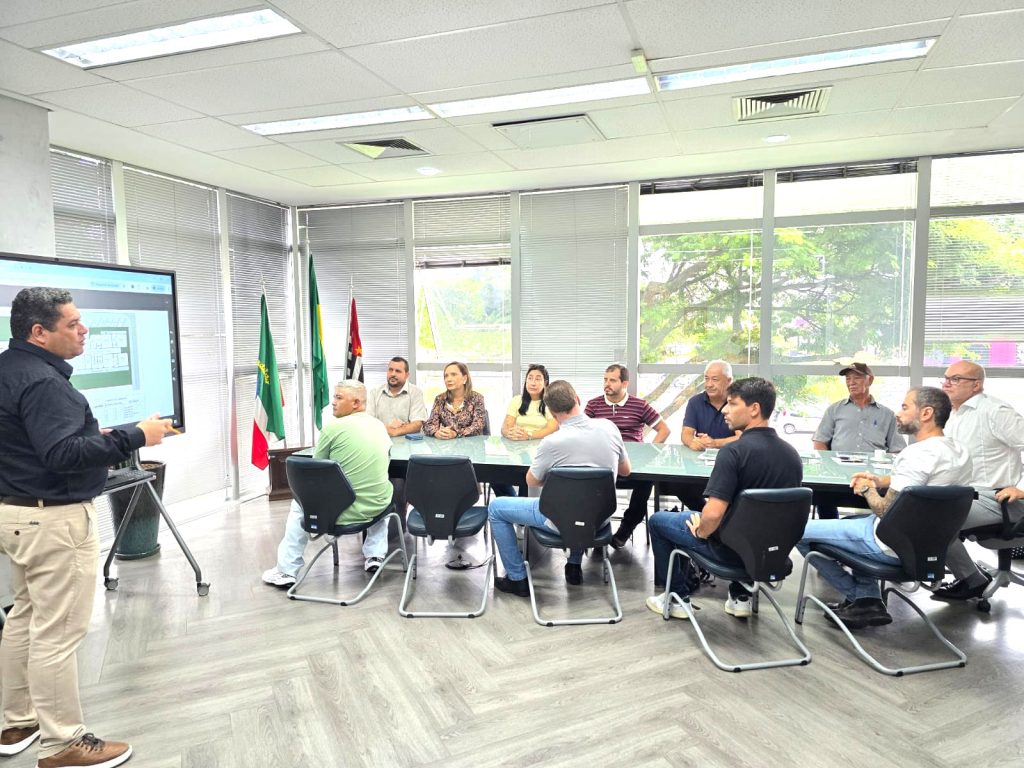 Prefeitura inicia obras da creche do Jardim Regina