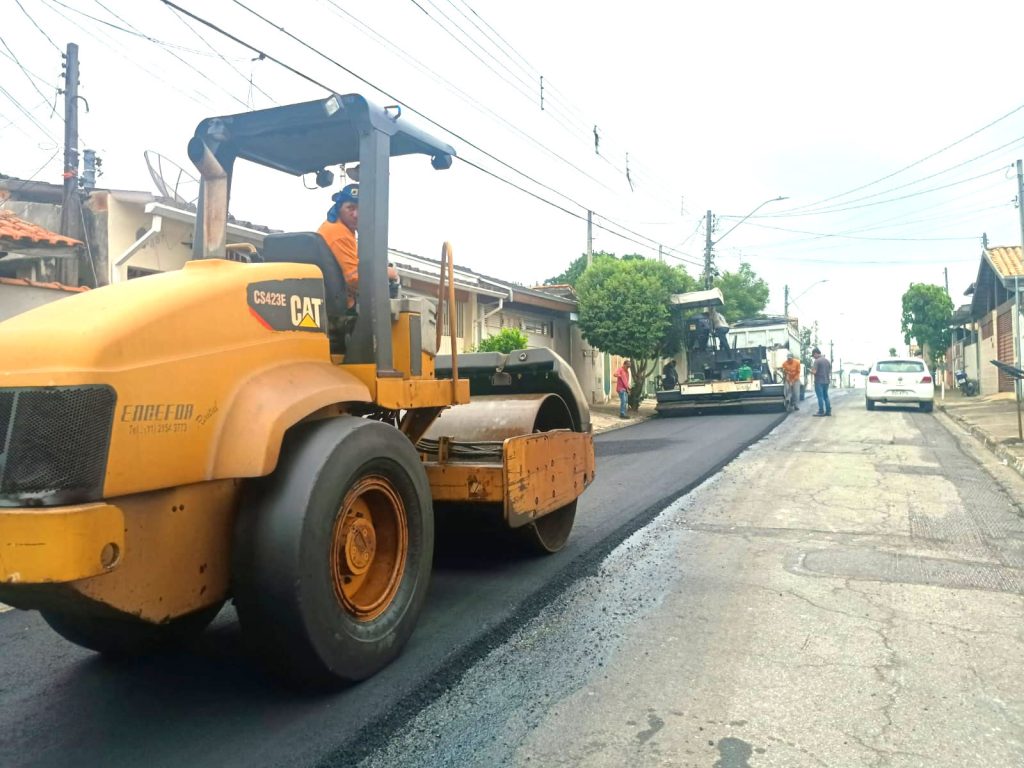 Recapeamento de 14 ruas no Imperial e Ouro Verde será concluído até fim de março