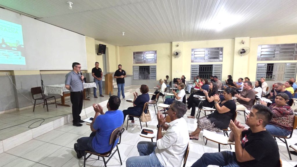 Prefeitura apresenta ações habitacionais para Paróquia NS Bom Sucesso