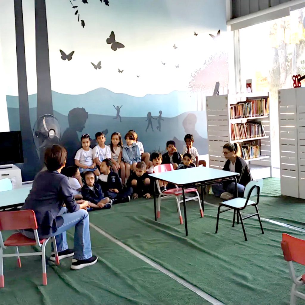 Quintas de Histórias movimenta biblioteca e celebra o mês do livro infantil