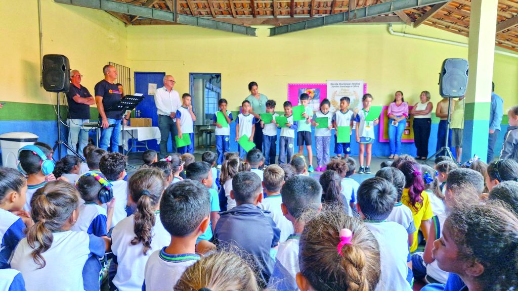 Pinda é Ouro na Educação: alunos recebem medalhas em cerimônia no Santa Cecília
