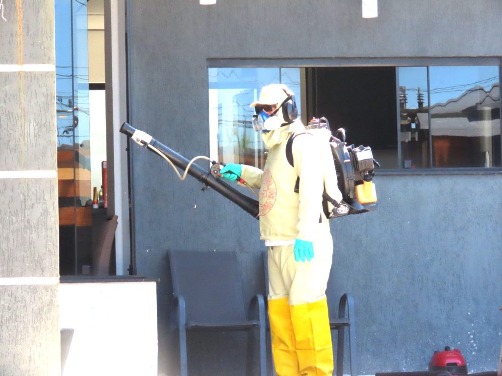 Prefeitura realiza bloqueio de nebulização no controle do mosquito da dengue