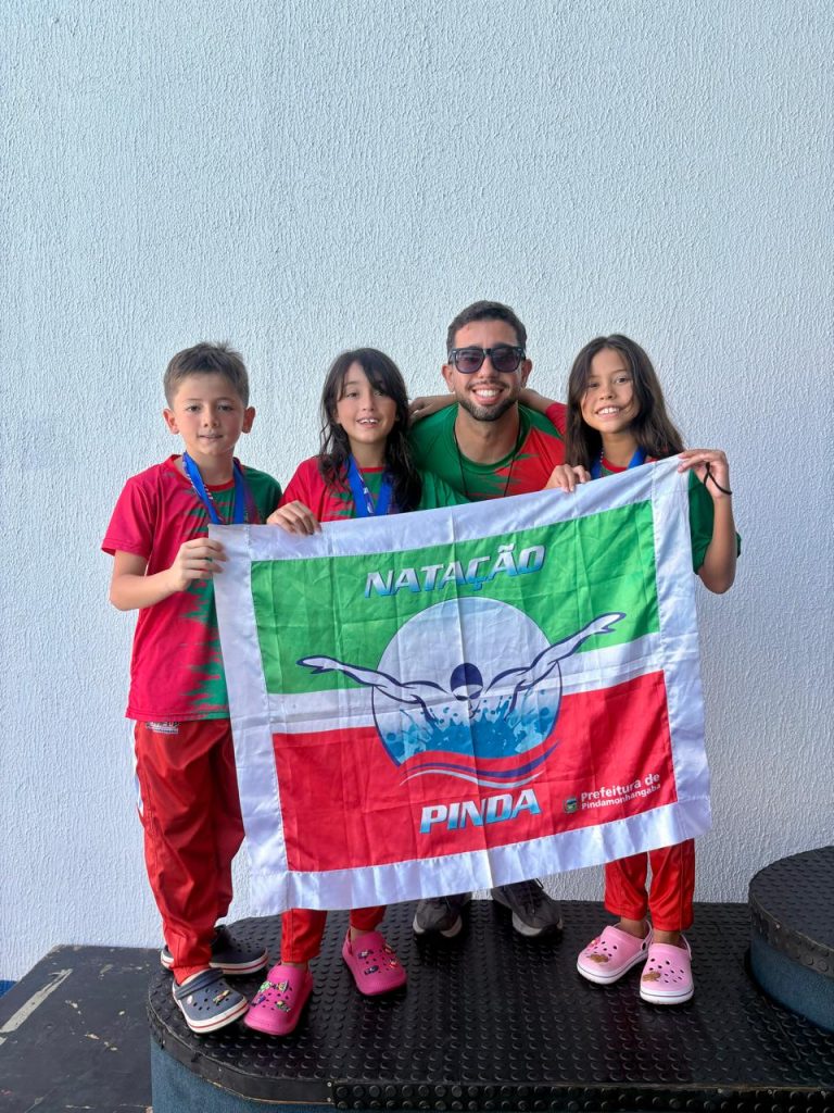 Natação conquista 12 medalhas e se destaca em torneio regional e seletiva estadual