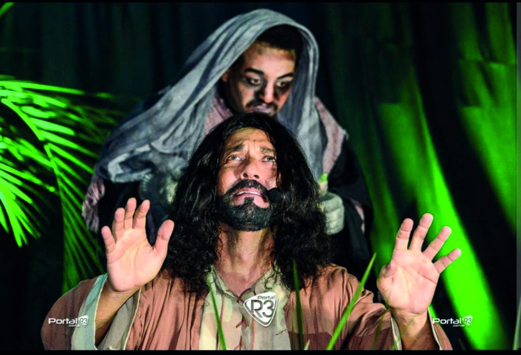 Encenação da Paixão de Cristo da Associação Atlética Ferroviária promete emocionar e manter tradição em Pindamonhangaba