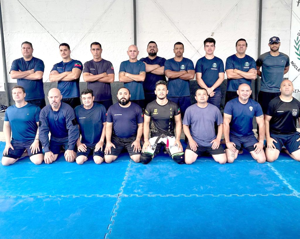 GCM de Pindamonhangaba realiza treinamento de defesa pessoal para qualificação do efetivo