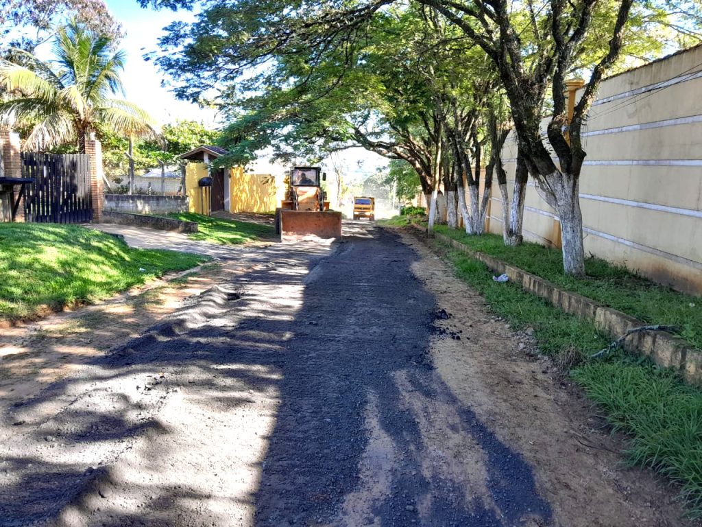 Ações de melhorias prosseguem nas ruas do Goiabal