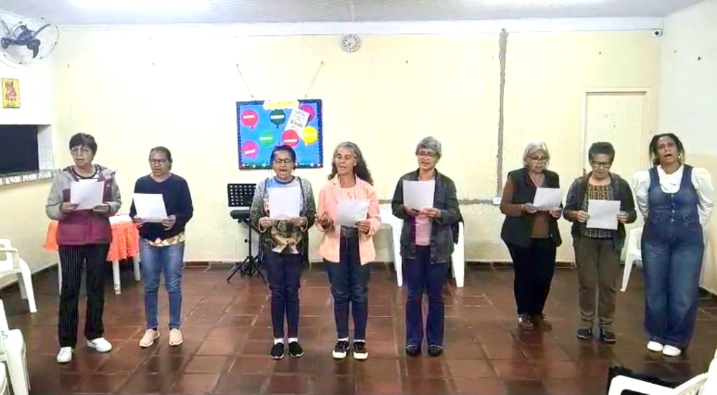 Oficinas gratuitas de Canto Coral para Idosos acontecem no Vila Rica e Moreira César