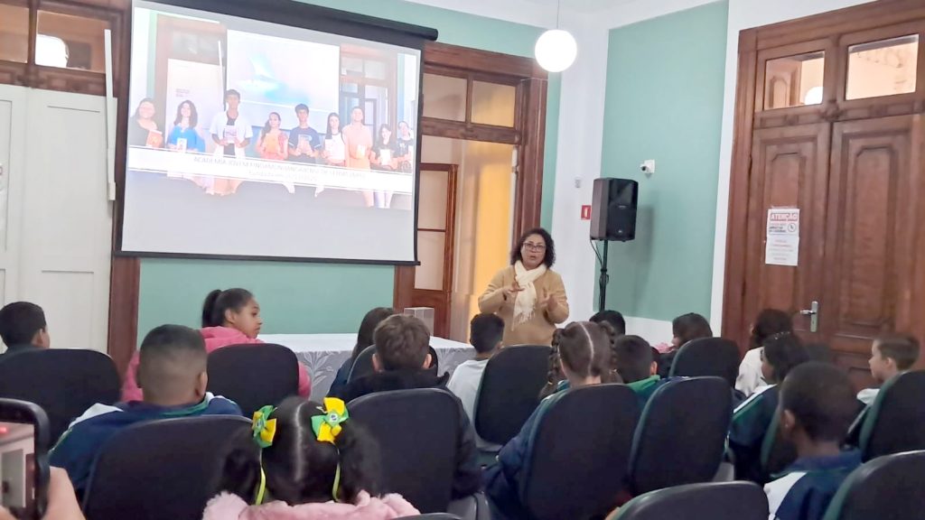 Cultura e Educação se unem para incentivar literatura entre alunos da rede municipal