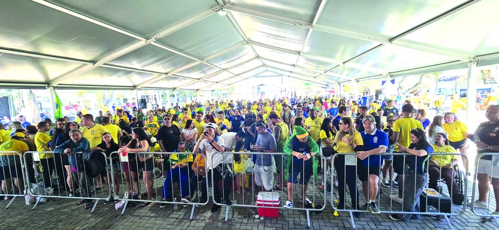 Copa na Praça reúne cerca de 6 mil torcedores em vitória emocionante do Brasil sobre o Japão