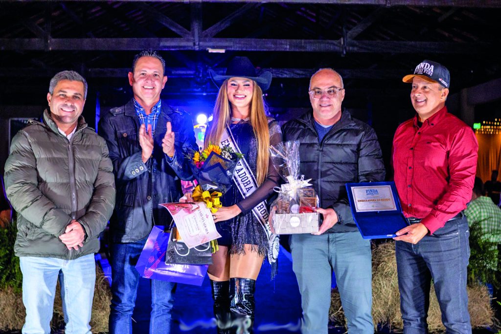 Samira Oliveira é eleita Rainha do Pinda Rodeio Fest 2026