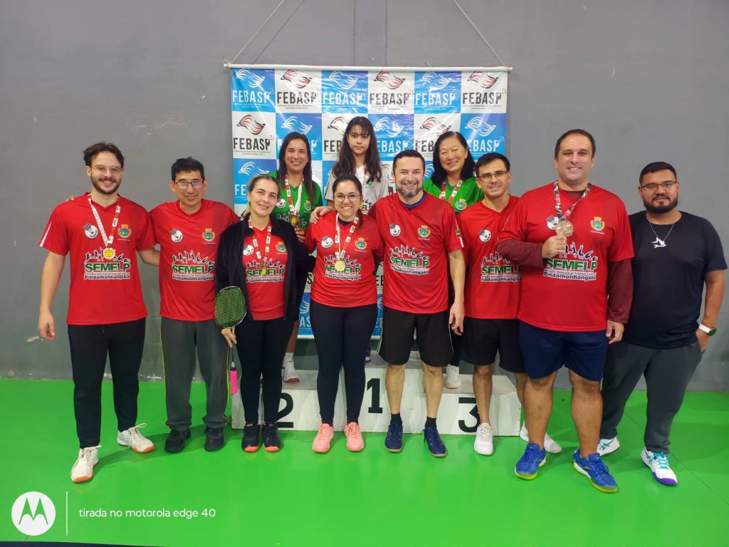 Atletas conquistam títulos na III Etapa Regional de Badminton