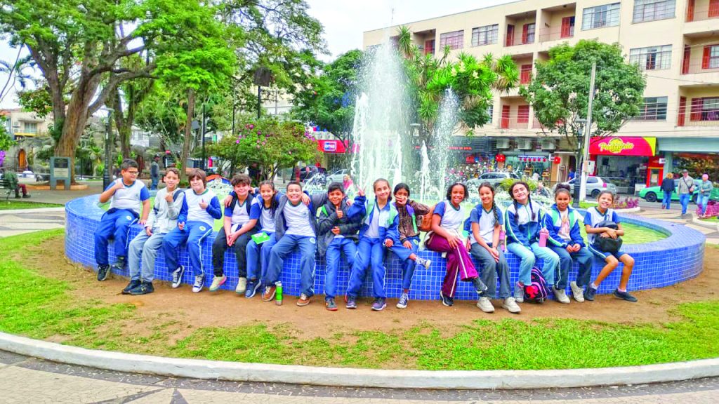 Estudantes da EM Dulce Pedrosa Romeiro Guimarães vivenciam aula inesquecível pelos patrimônios de Pindamonhangaba