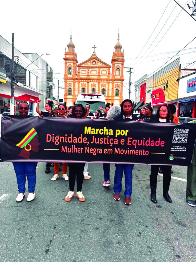 1ª Marcha das Mulheres Negras reúne representantes da região em Pindamonhangaba