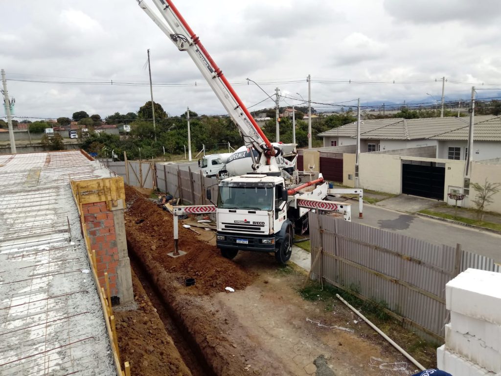 Prefeitura concretiza laje da nova UBS Feital/Vista Alegre, que beneficiará até 10 mil pessoas