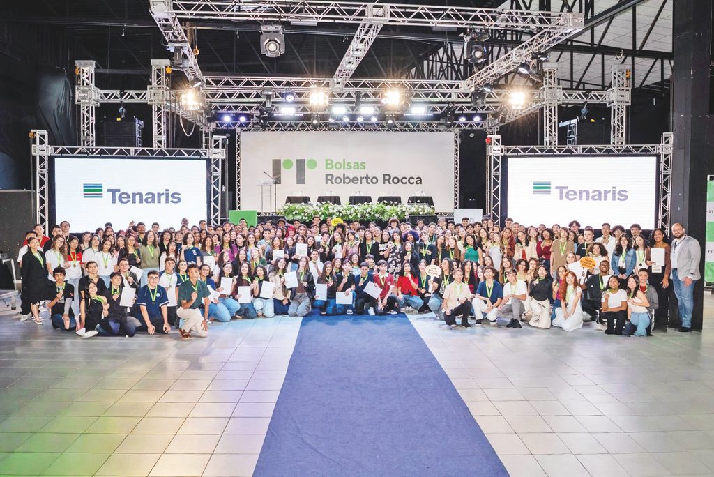 Tenaris premia 200 estudantes com bolsas de R$ 2,2 mil
