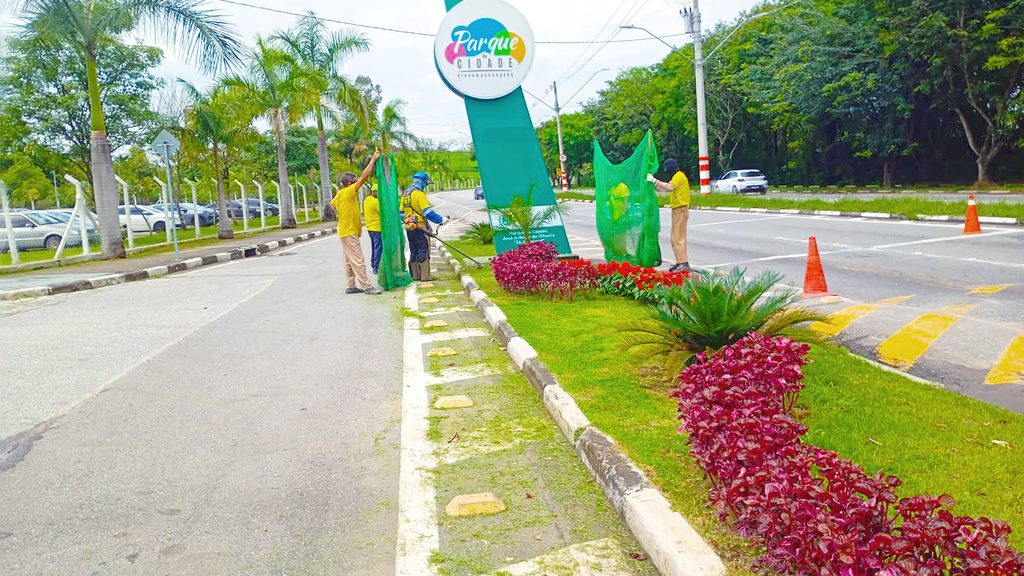 Parque da Cidade e rotatória do Tenda recebem trabalhos de pintura e sinalização viária